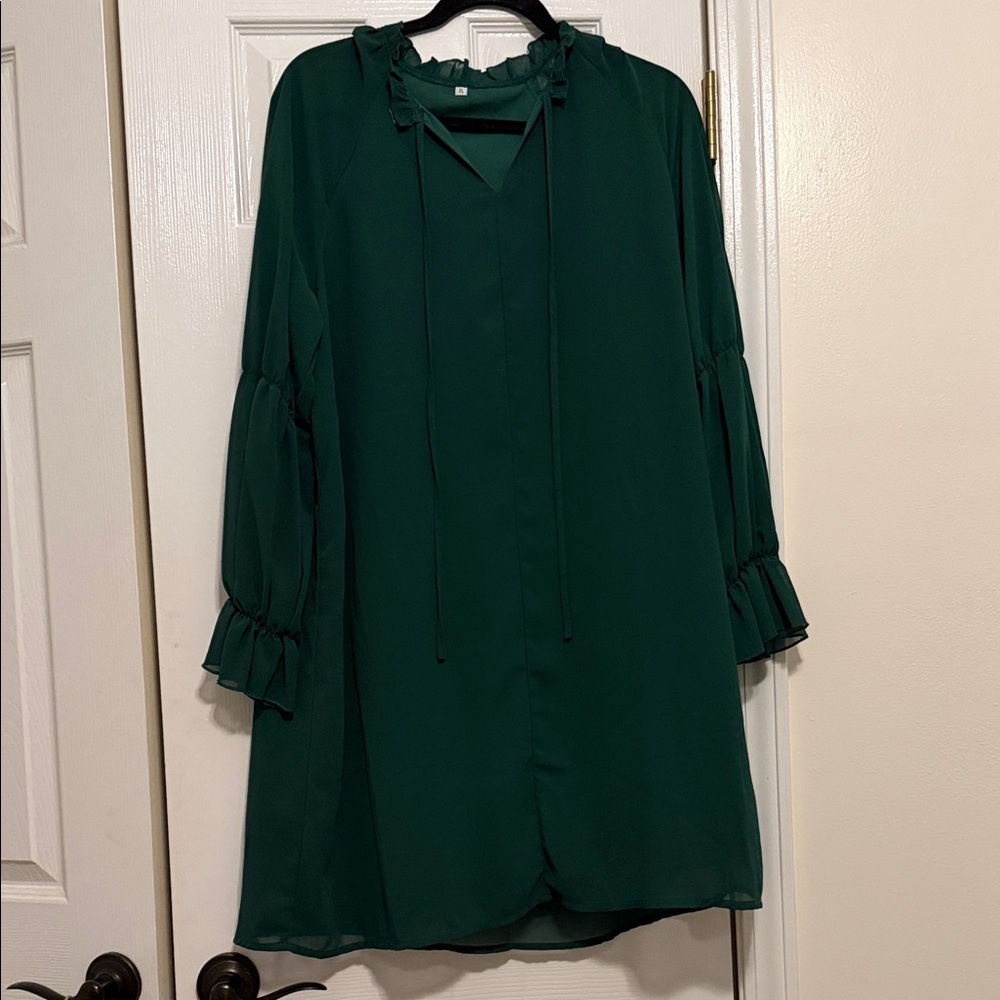 Chic Long Sleeve Green Dress